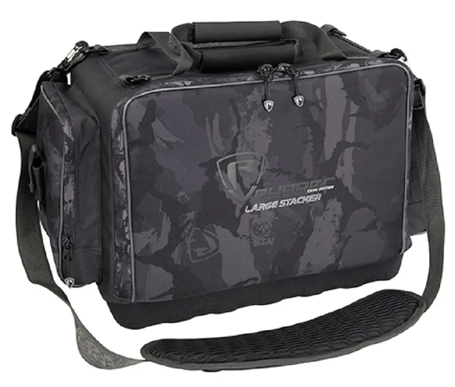 Geanta Spinning Fox Rage Voyager Camo Stacker Large + 7 Cutii Naluci Reducere extra
