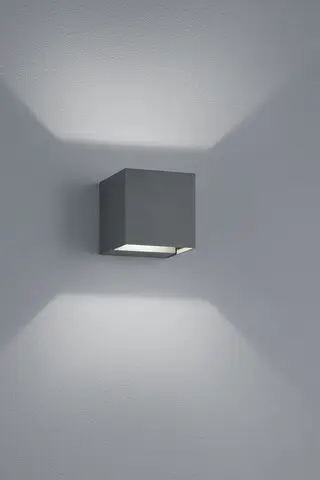 Nu rata Aplica de perete pentru exterior Adaja, TRIO, 8x8x8 cm, 3W, 2x SMD, aluminiu turnat, antracit