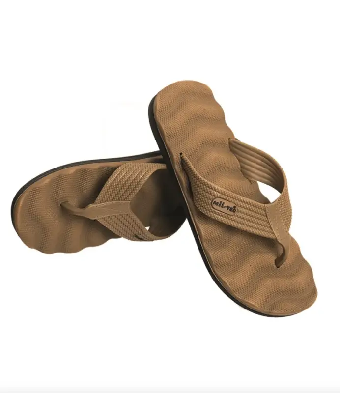 Disponibil imediat Slapi Combat Coyote
